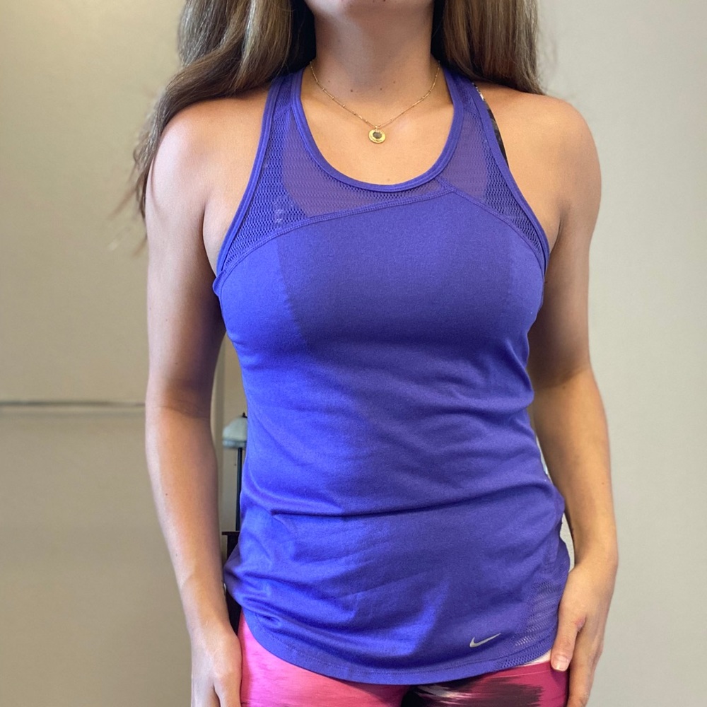 Nike fit top